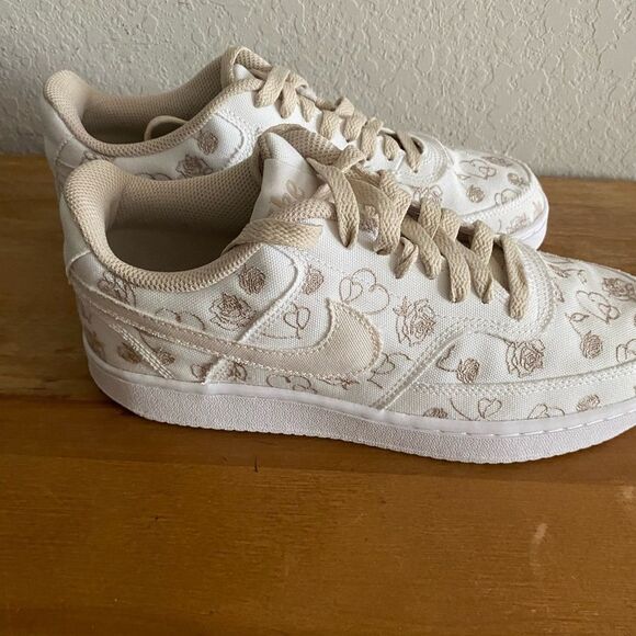 Nike Court Vision Low Neutral Beige Floral Patterned Sneakers Size 8 No Box - Picture 3 of 7